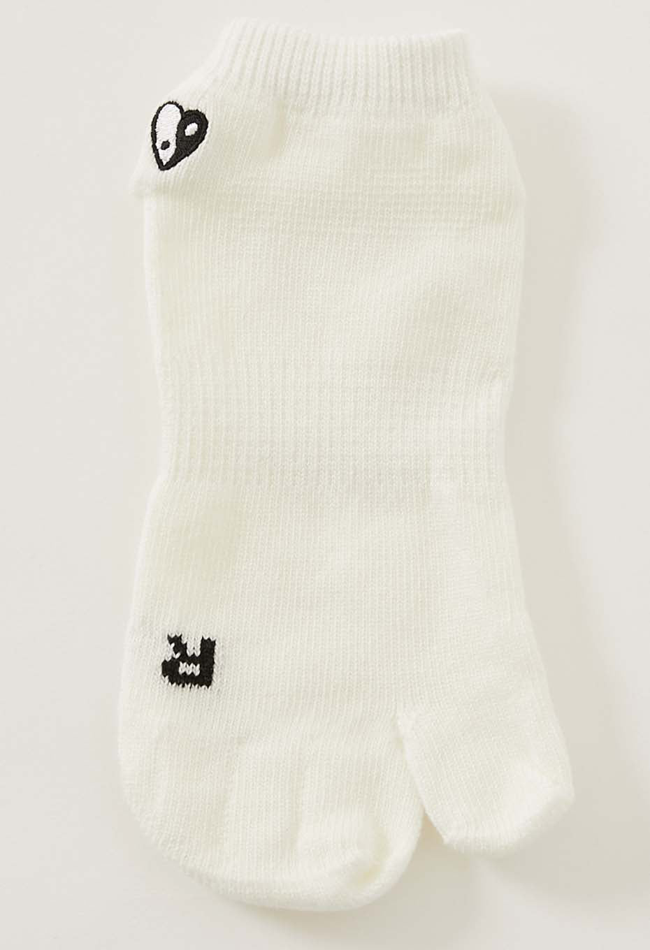 OKURA Invisible Five Toe Socks Tabi Ankle Socks - WHITE