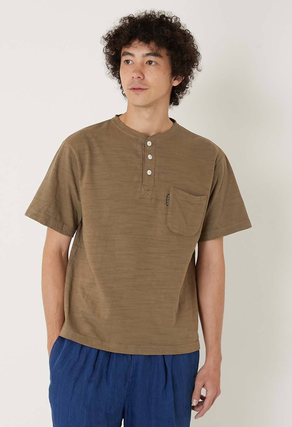 ヘビースラブテンジク ヘンリーネックポケットTシャツ - KHAKI