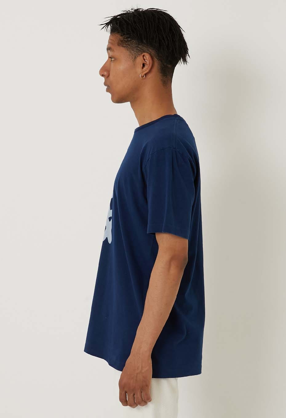 カンテイリュウ ムテキバッセン インディゴ ショートスリーブ Ｔシャツ - INDIGO