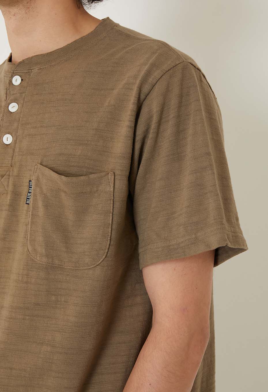 ヘビースラブテンジク ヘンリーネックポケットTシャツ - KHAKI