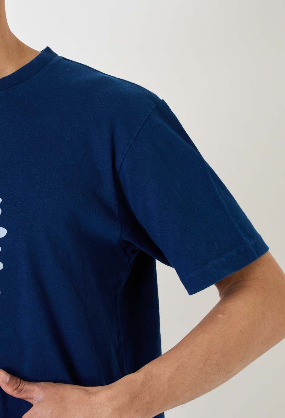 ユウリョウ インディゴバッセン Tシャツ - INDIGO