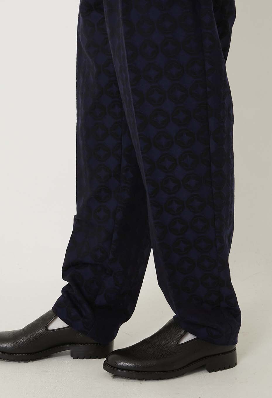 シッポウジャカード タックドローストレートパンツ - DARK NAVY