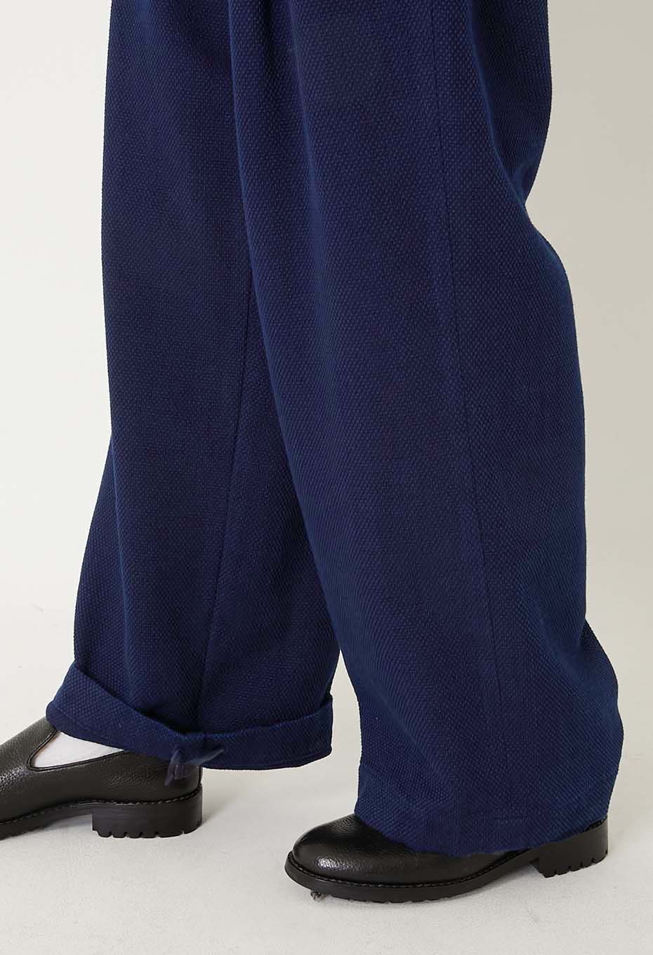 Hongai Light Sashiko Tuck Wide Pants - INDIGO