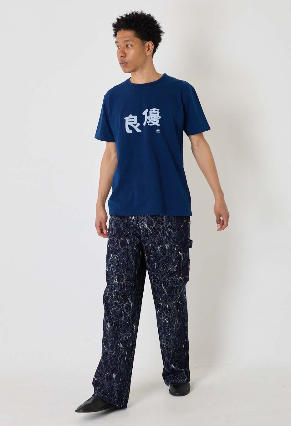 ユウリョウ インディゴバッセン Tシャツ - INDIGO