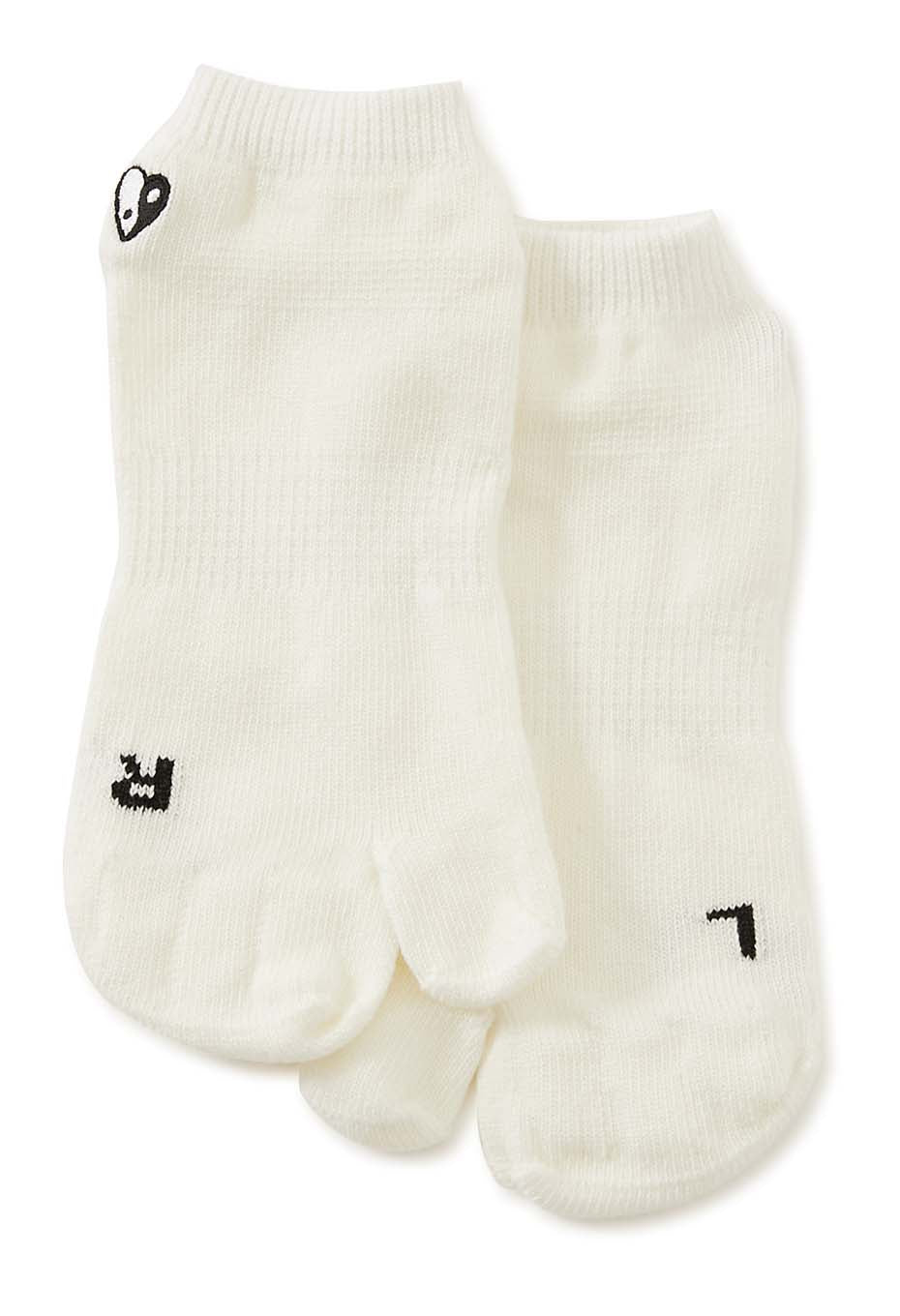 OKURA Invisible Five Toe Socks Tabi Ankle Socks - WHITE