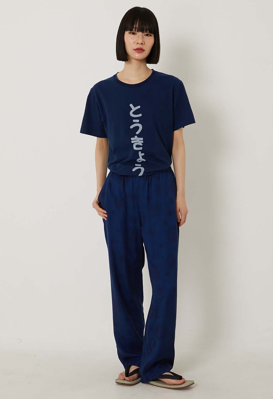 ヒラガナトウキョウバッセン インディゴ ショートスリーブ Ｔシャツ - INDIGO