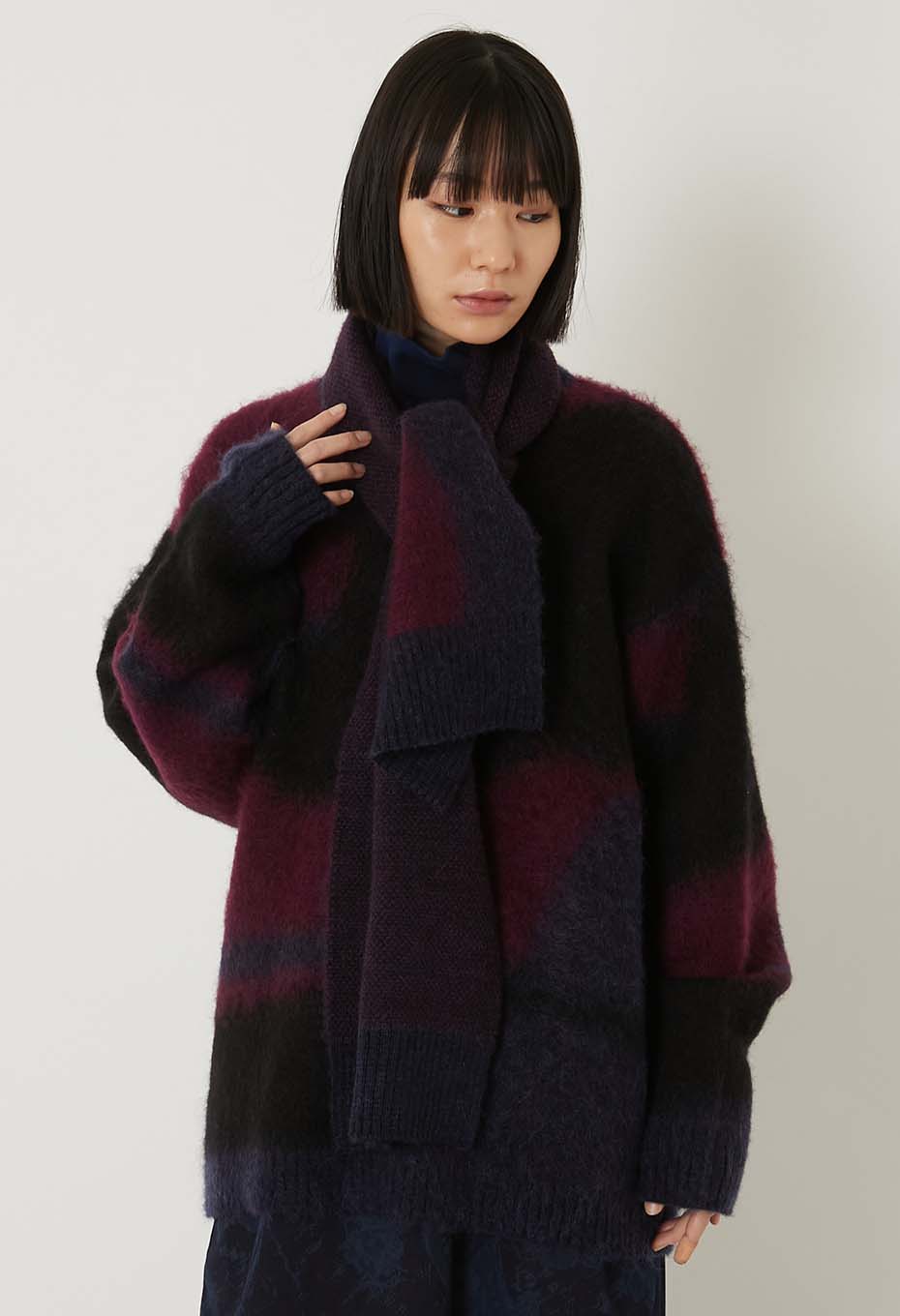 シャギーグラデーション ニットマフラー - DARK NAVY